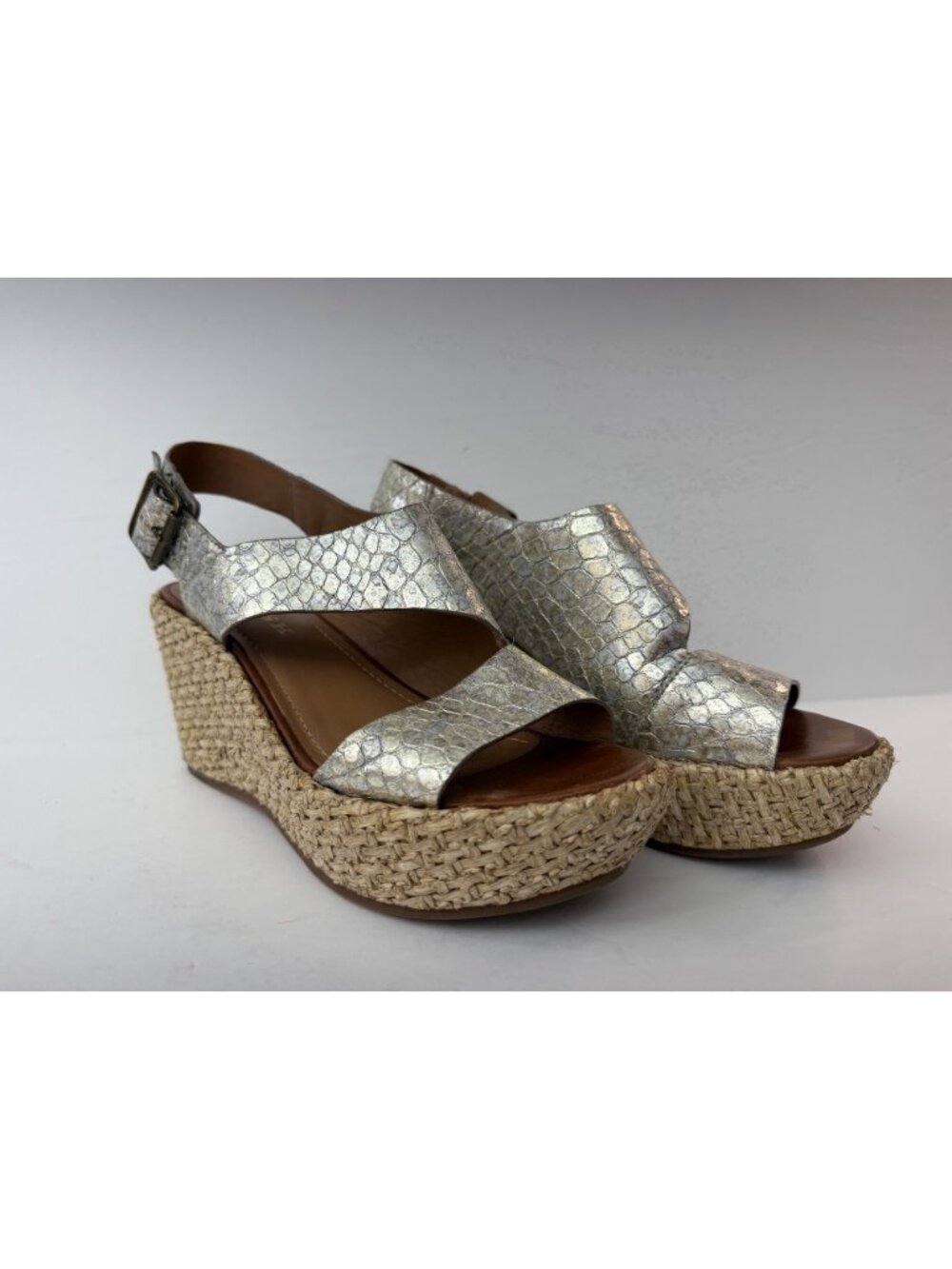 Trask Women's Gold Metallic Croc Paula Wedge Heeled Sandals Woven Size 6 1/2